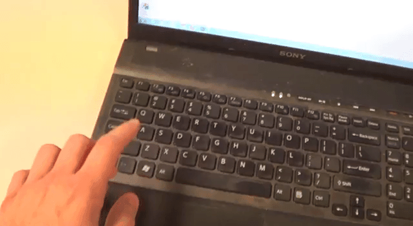 Notebook kaputt? Hier kommt die Universal-L&ouml;sung | Awesome | Was is hier eigentlich los?