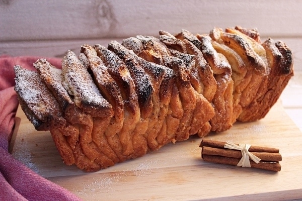 Line-backt_Cinnamon-Pull-Apart-Bread - 01