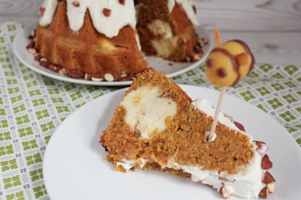 Line-backt_Moehren-Gugelhupf-mit-Cheesecake-Fuellung - 02