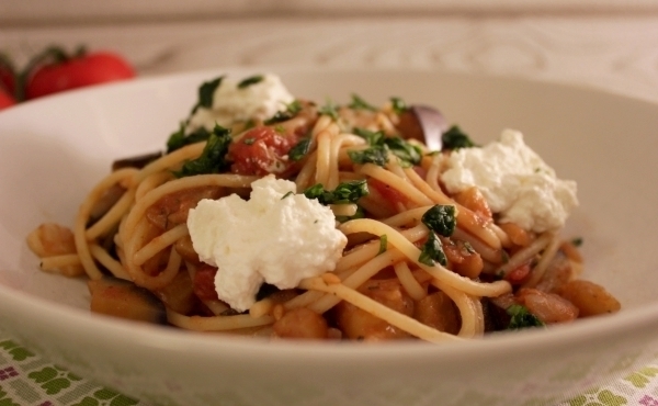 Line-kocht_Spaghetti-mit-Aubergine-in-Tomatensugo - 03