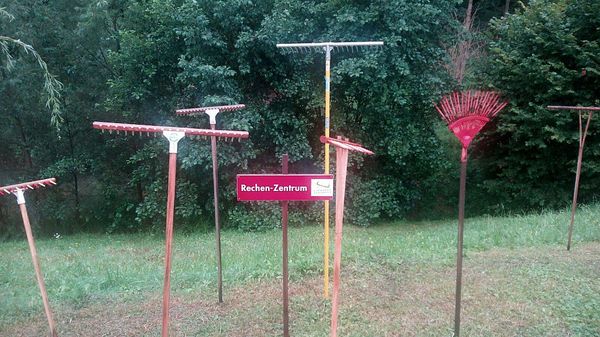 Der ist so flach, der passt unter der geschlossenen Tür durch | Was is