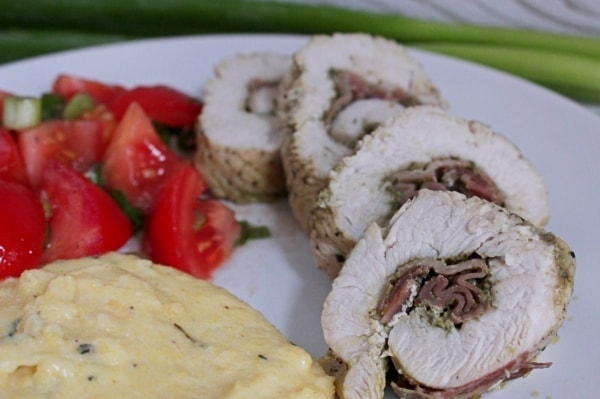 line-kocht_puteninvoltini-mit-thymian-polenta-und-tomatensalat-02