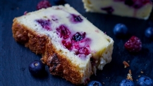 Line backt Magic Cake mit dreierlei Beeren | Line backt | Was is hier eigentlich los?