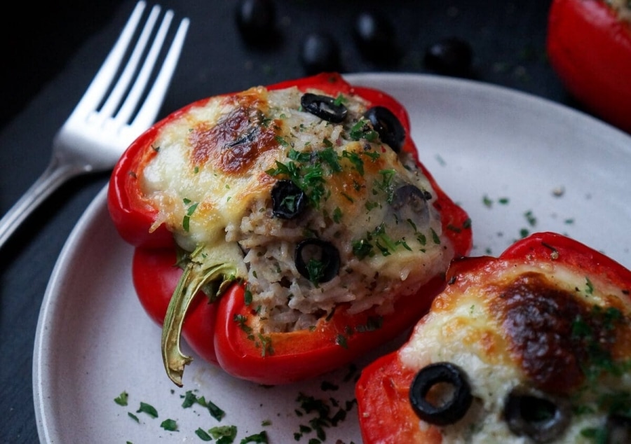 Gefüllte Paprikaschoten mit Reis, Hack und Oliven | Was is hier ...