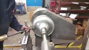 Ein Metallarbeiter beim Spinnen | Handwerk | Was is hier eigentlich los? Ein Metallarbeiter beim Spinnen | Handwerk | Was is hier eigentlich los?