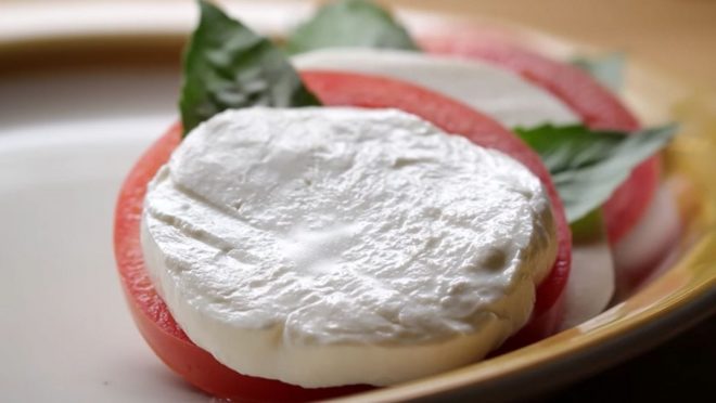 Mal wieder: Wie Mozzarella hergestellt wird - Was is hier eigentlich los