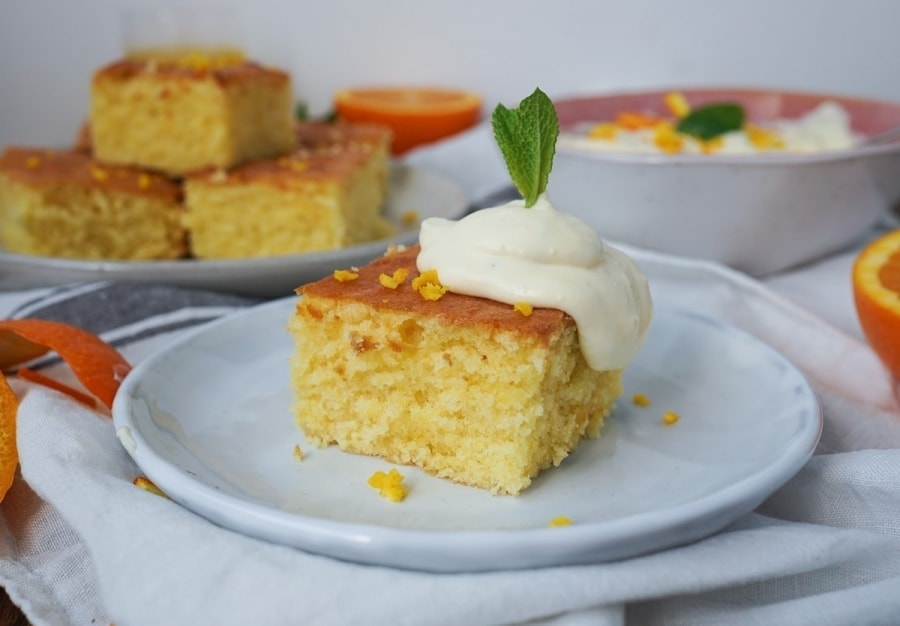 Saftiger Orangenkuchen mit Minz-Mascarpone-Creme | Was is hier ...