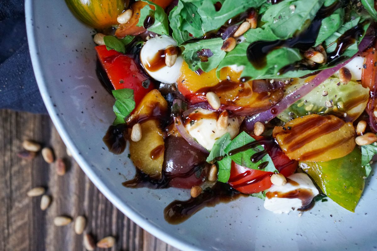 Nektarinen-Tomaten-Salat mit Mozzarella - Was is hier eigentlich los