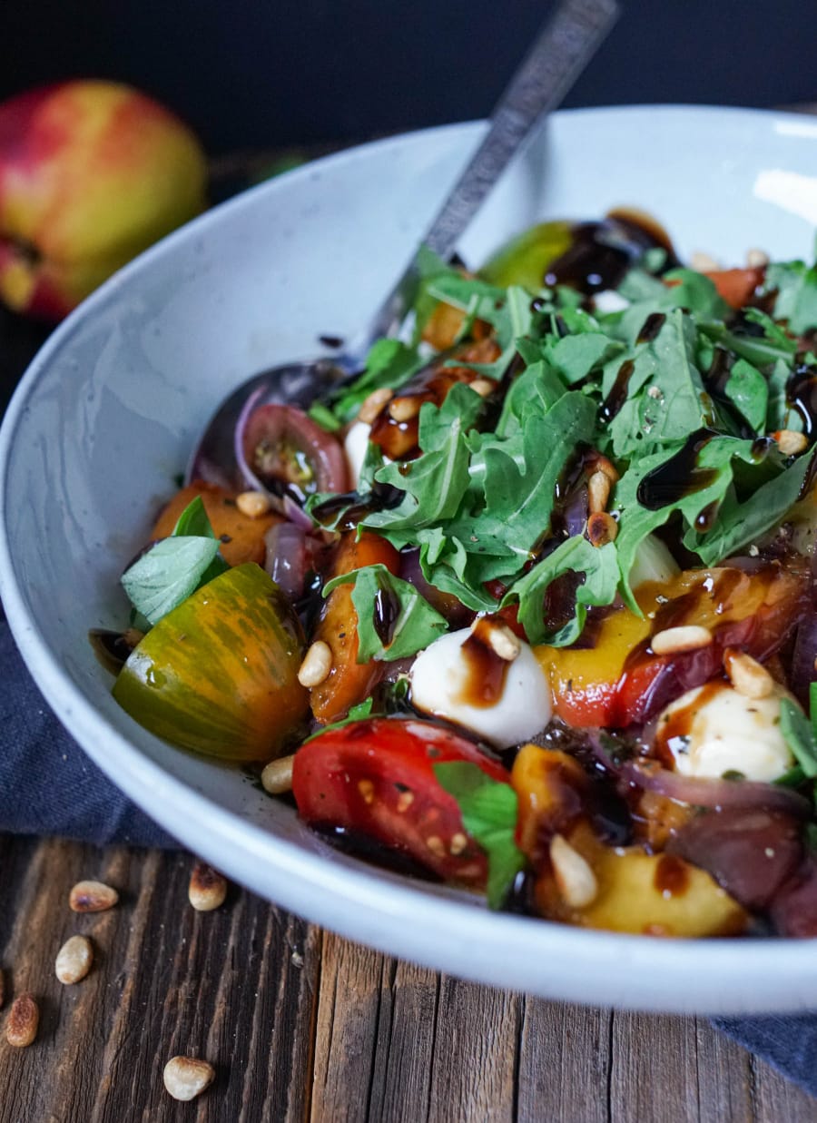 Nektarinen-Tomaten-Salat mit Mozzarella - Was is hier eigentlich los