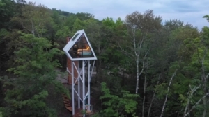 Das Luxus-Baumhaus &bdquo;The Uhu&ldquo; | Design/Kunst | Was is hier eigentlich los?