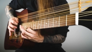 Eine 21-saitige Gitarre | Gadgets, Musik | Was is hier eigentlich los?