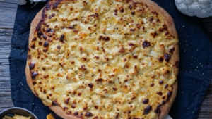 Line macht Blumenkohl-K&auml;se-Pizza | Line kocht | Was is hier eigentlich los?