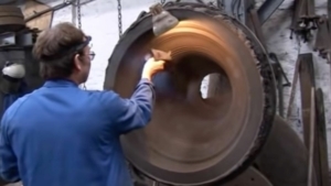 Wie eine Glocke in der Whitechapel Bell Foundry hergestellt wurde | Zeitgeschichte | Was is hier eigentlich los?