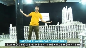 Die (angeblich) gr&ouml;&szlig;te Konstruktion aus Spielkarten | Awesome | Was is hier eigentlich los?