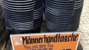 M&auml;nnerhandtasche | Lustiges | Was is hier eigentlich los?