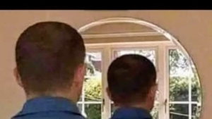 Na toll, Spiegel kaputt | Lustiges | Was is hier eigentlich los?