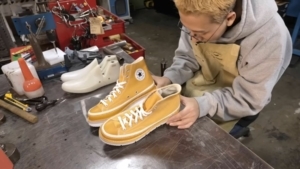 Wie Chucks zu Sneaker umgebaut werden | Awesome | Was is hier eigentlich los?