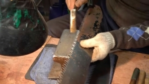 Wie in Korea S&auml;gen von Hand gemacht werden | Handwerk | Was is hier eigentlich los?