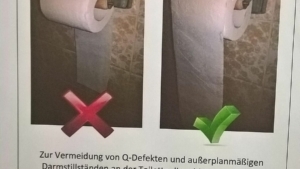 Zweilagentoilettenpapiereinspannstandard | Lustiges | Was is hier eigentlich los?