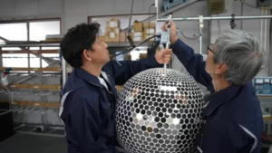 Wie Discokugeln produziert werden | Gadgets | Was is hier eigentlich los?