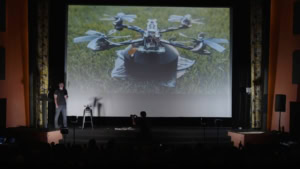 Poopcopter - eine Drohne, die selbstst&auml;ndig Hunde-Kot einsammelt | Awesome | Was is hier eigentlich los?