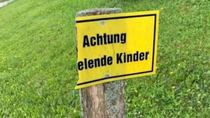 Wie der legend&auml;re Eames Lounge Sessel gebaut wird | Handwerk | Was is hier eigentlich los?