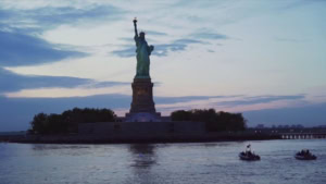 Warum man in New York für Essen eigentlich nicht zahlen muss | Alltagsgeschichten | Was is hier eigentlich los?