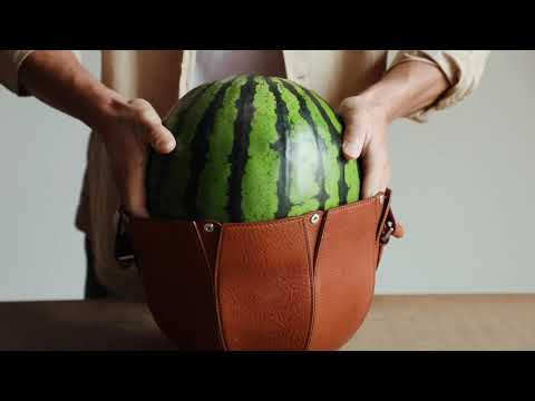 Nur eine handgemachte Ledertasche für eine Melone ... | Handwerk | Was is hier eigentlich los?